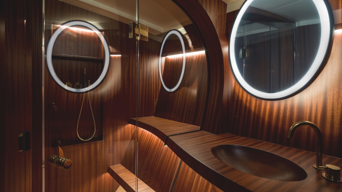 VIP cabin head